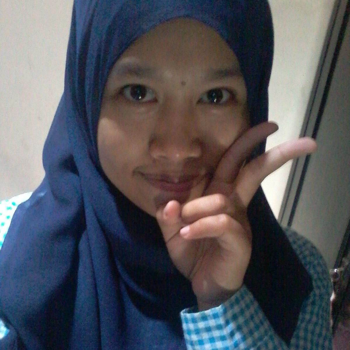 keep being cheerful and innocent girl~
 I'll make my dreams to be real !!!