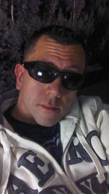 Learning Twitter. advanced college student, work in retail, fun guy