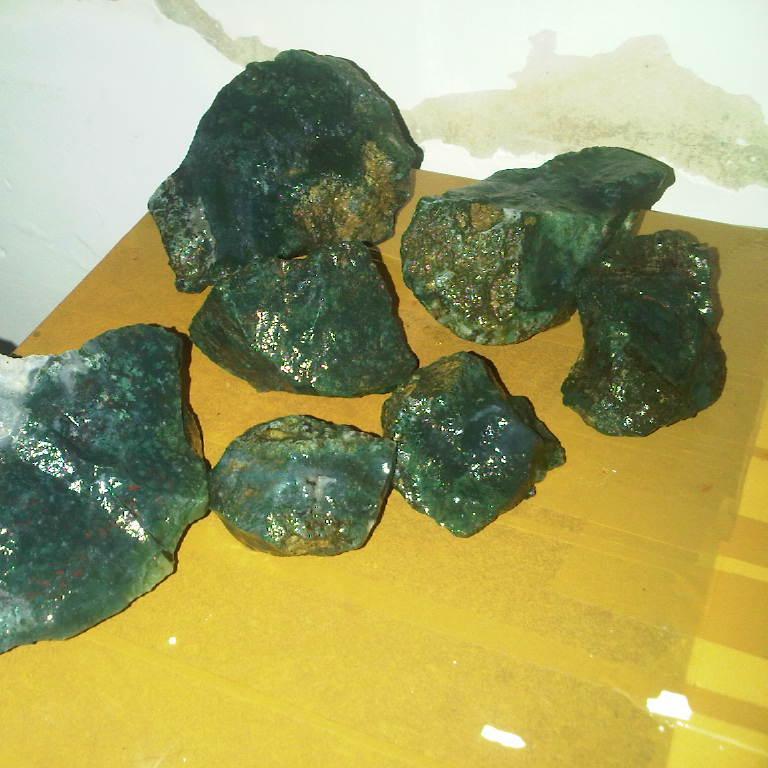 Menjual Bahan Batu Permata Asal Lunyuk, Sumbawa Besar, pin BB 2370F10D HP:087863822833