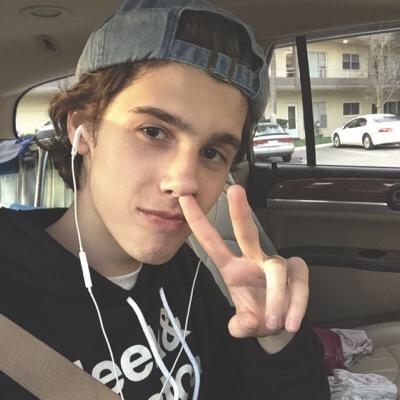 follow @sighsarahh for a dm to @sighmike !! (ask for proof ok!!)