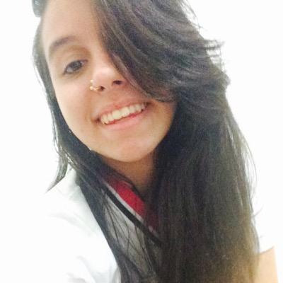Totalmente solteira e uma beleza exagerada!Se Deus fez outra mais linda que eu com certeza tá guardada!
