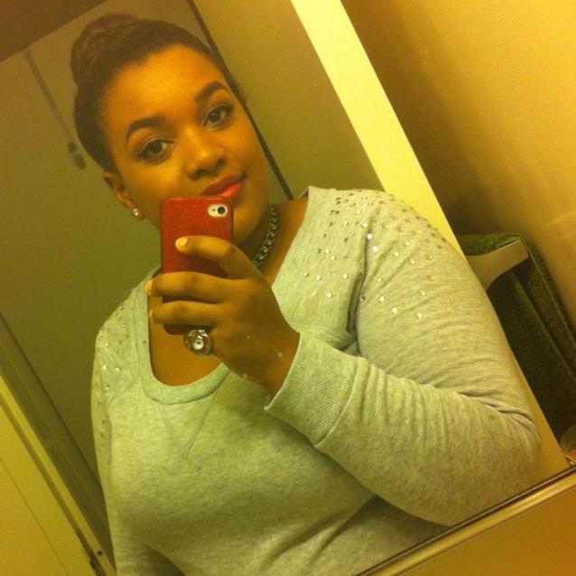 BiGGLASSESNTATS's profile picture. IG: @YOURHAIRCONCIERGEE_