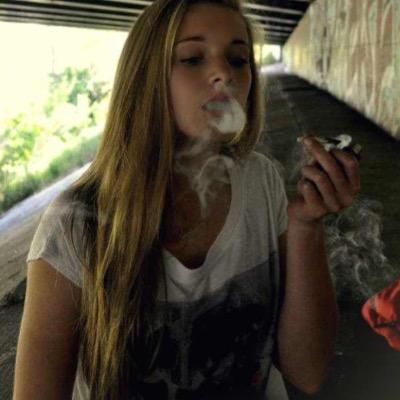 #cannabis #legalize #smokerbabe