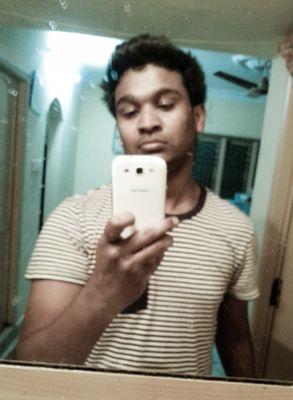 Student, Foodie, gamer, Football Addict!