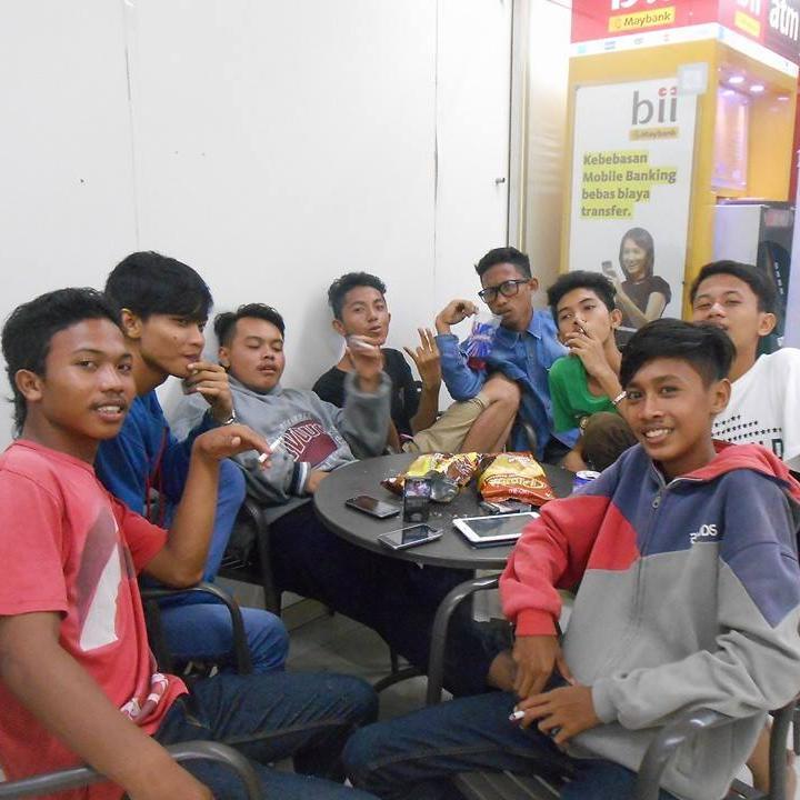 RahmatRian03's profile picture. 