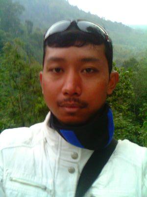 berbaktilah kepada kedua orang tuamu...