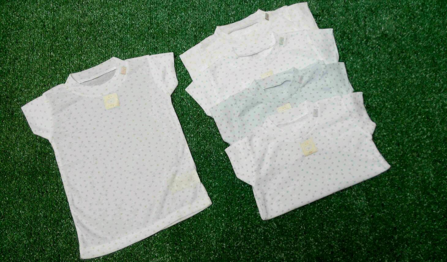 Bahan kaos Nary ini sangat lembut.Rasakan bedanya..dijamin ademm
