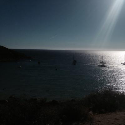 Quella foto rappresenta le nostre bellezze naturali, come era una volta il popolo Italiano.
Siamo stati capaci di distruggere quello che ci e' stato donato.