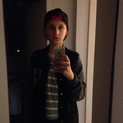Folge mir ich Folge dir
Jeden 2.Tag ein Tweet
Folge mir auf instagram
 king_joonge_Marko