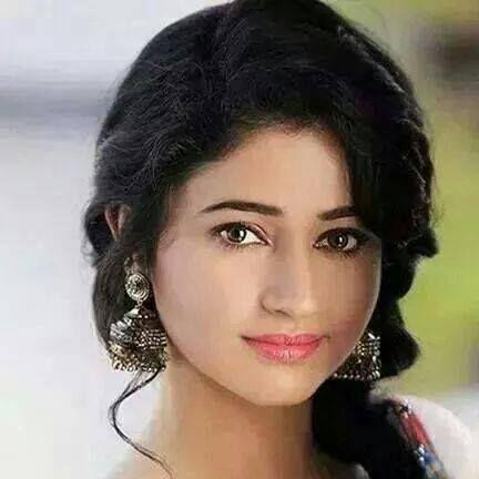''शायरी से भरे पन्नों को छू कर देखा है कभी,,....कोई दिल वहां भी धढकता है...!!