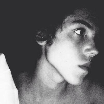 Madly inlove with a boy I never met | I swerve lanes 24/7 I'm dizzy