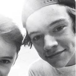 pleaseplsharry's profile picture. please follow me it would mean so so much