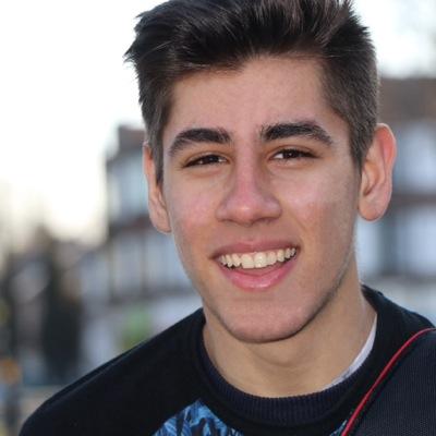 arrgghh! why has muzzy got to be so perfect! his twitter: LOLITSMUZZY. His instagram: LOLMUZZY. His youtube: LOLMUZZY