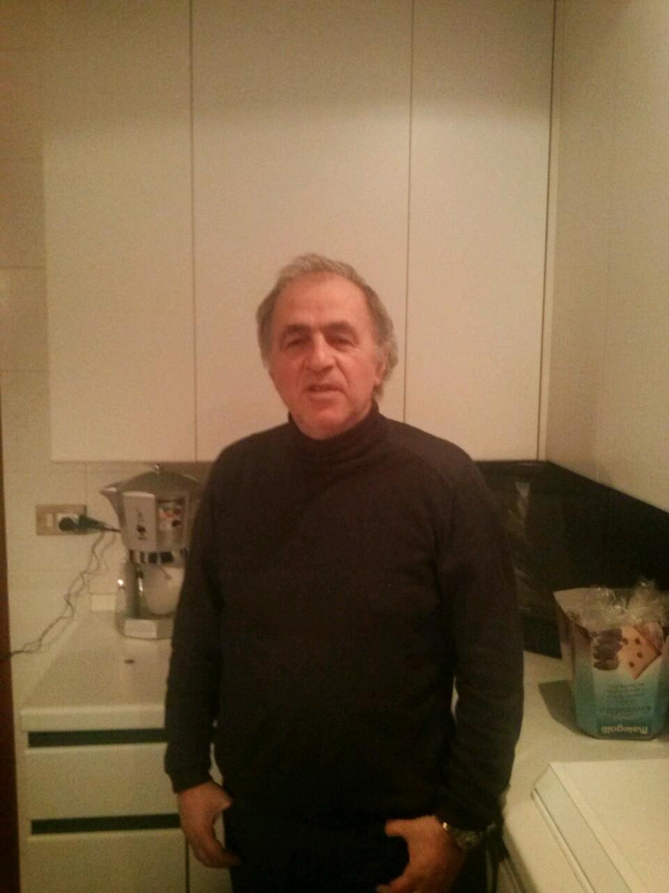 LONGO DOTT. VINCENZO
Rappresentante legale

SPEDIZIONI E LOGISTICA
VIA BARLETTA 205

76125 TRANI (BT) - ITALY ( SOUTH)