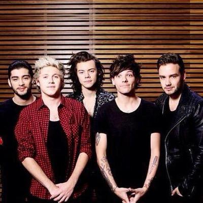 dm/tweet me pics of hot 1d fans