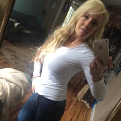 Married 2 beautiful amazing kids love dirtbikes, my mini farm, lacrosse and being with my family