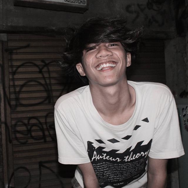 Tuhan jika ia jodohku, dekatkanlah padaku, tp jika ia bukan jodohku, jodohin aku dgn sahabatnya (˘ʃƪ˘)