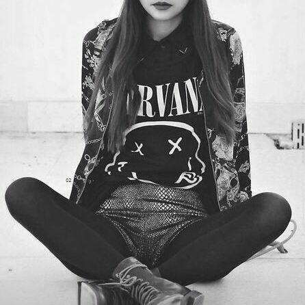 Hi, I'm 13 years old blogger girl. And I love my country.