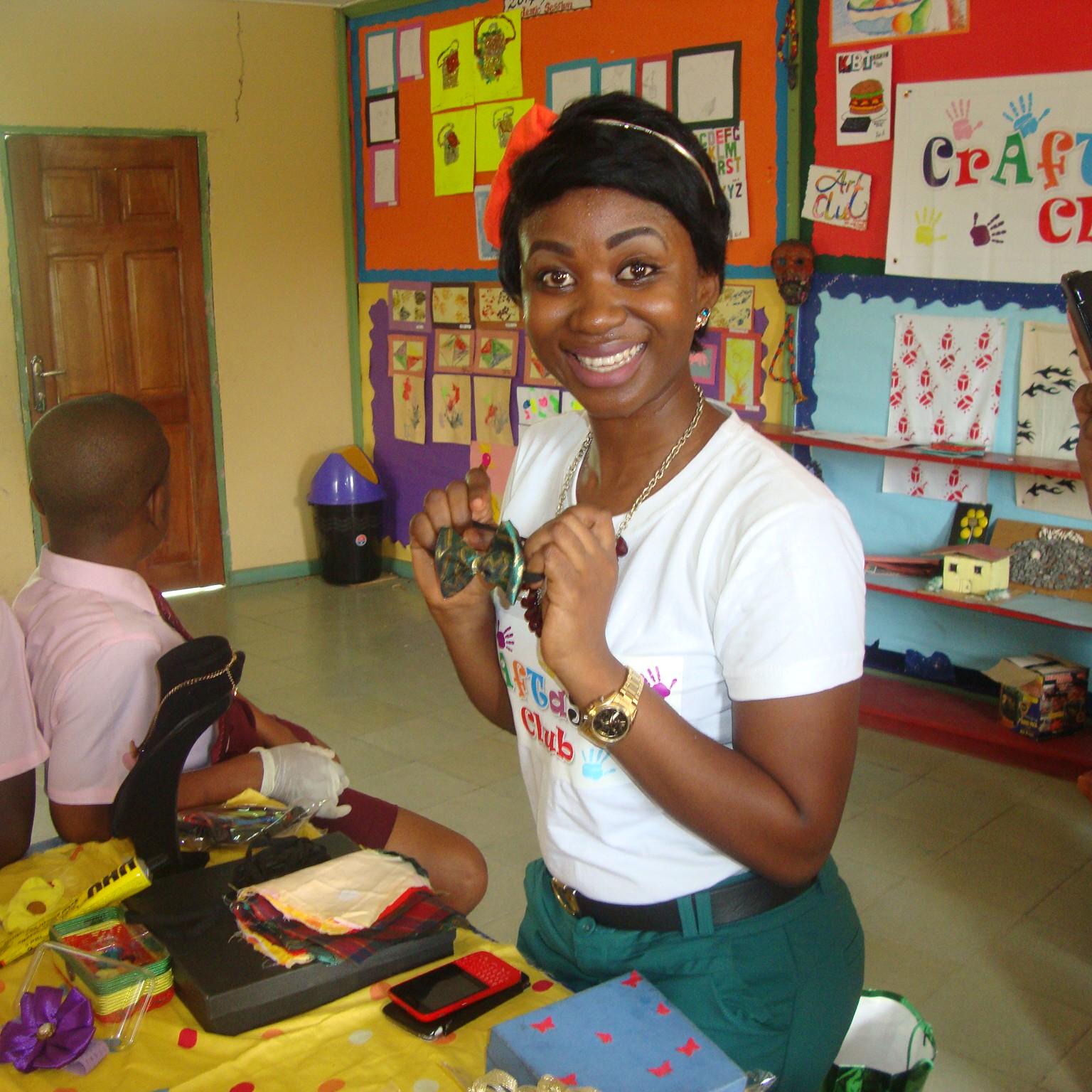 craftastic_club's profile picture. Kids learn how to create things their hands. We share lots of fun playing with colours....