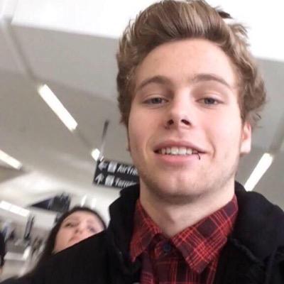 lukesmolly's profile picture. follow @boopyblonde she just gave u a free follow