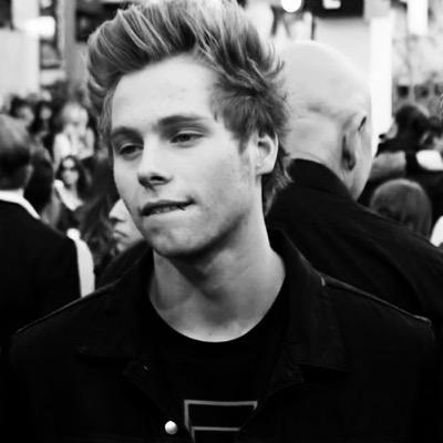 hiiiii this a acc i made because im writting a luke daddy smut i hope you will like and read http://t.co/pEmYUAG4Dq