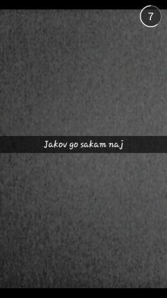 Кога ќе влезеш одма десно