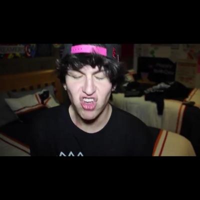Día en el que se creó la cuenta 29|Dic|14. |Espero algún día @screamau nos siga. | Únete si lo amas y siempre estarás con él.| Sigueme y devuelvo.
