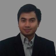 Bergerak dalam bidang pendidikan dan perbisnisan