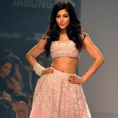 FC for Shruti Haasan❤️ Follow my FC for shruti on IG, link down below⬇️
