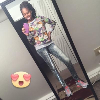 Sweet_tweet25's profile picture. 