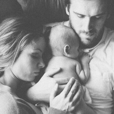 Im an old soul, living with the man of my dreams, caring for my little one, attending school, and being an amazing stay at home mom. And I'm only 18. ⭐️