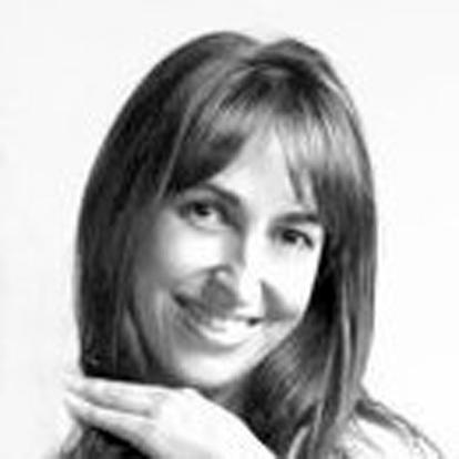 Mataronina de naixement, advocada i mediadora de professió, i de cor humanista, feminista i socialista.
Dona de lleis, de consensos i de justícia social