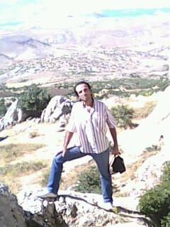 hayvan sever , güvenlik görevlisi ,bekar ve  elazığlı