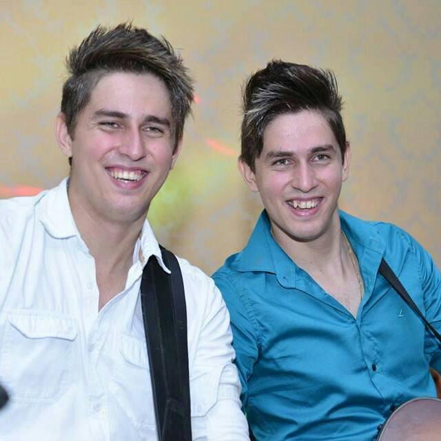 A mais nova e em dose dupla sertaneja que vai bombar nos eventos da ilha! Tárcio e Tarcísio! Shows: (98) 8898-7793 / 8123-2946