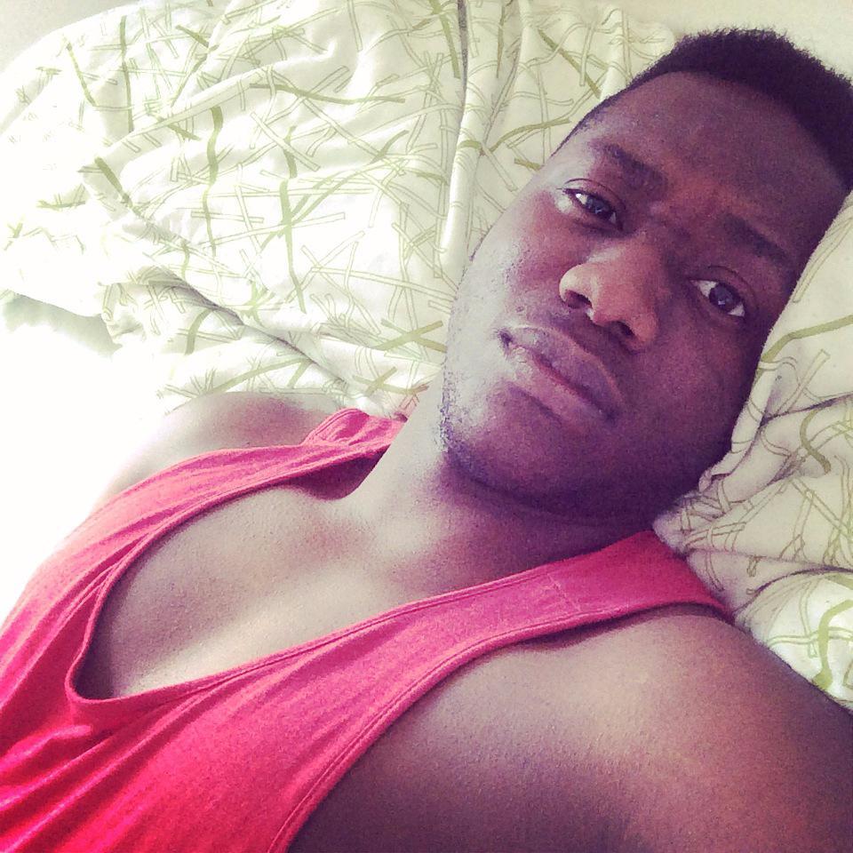 Eat . Sleep . Pray . Read . Breathe Music
Email: aries_idris789@yahoo.co.uk
http://t.co/QjR1GoKXLR