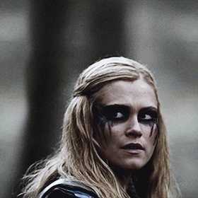 Murderer_Queen's profile picture. Fangirl. Kinda human too