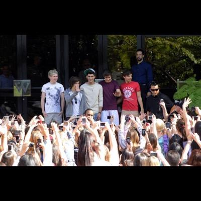 advice on how to meet one direction from @blazinouis & @alohaitschelsea