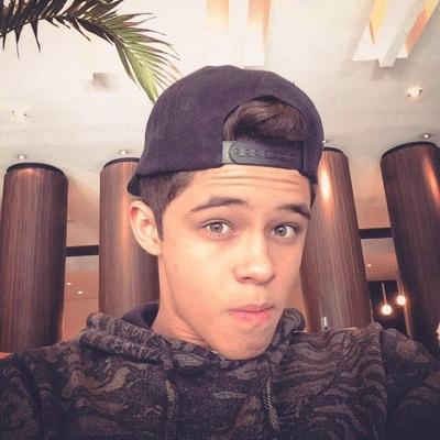 17/09/14 Alex Hoyer me Siguio #teamhoyer #hoyerboy