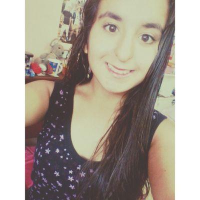 si robas, que sea un beso. Si lloras que sea de alegria . Si pierdes que sea el miedo. Si ganas , que sea un amigo♥