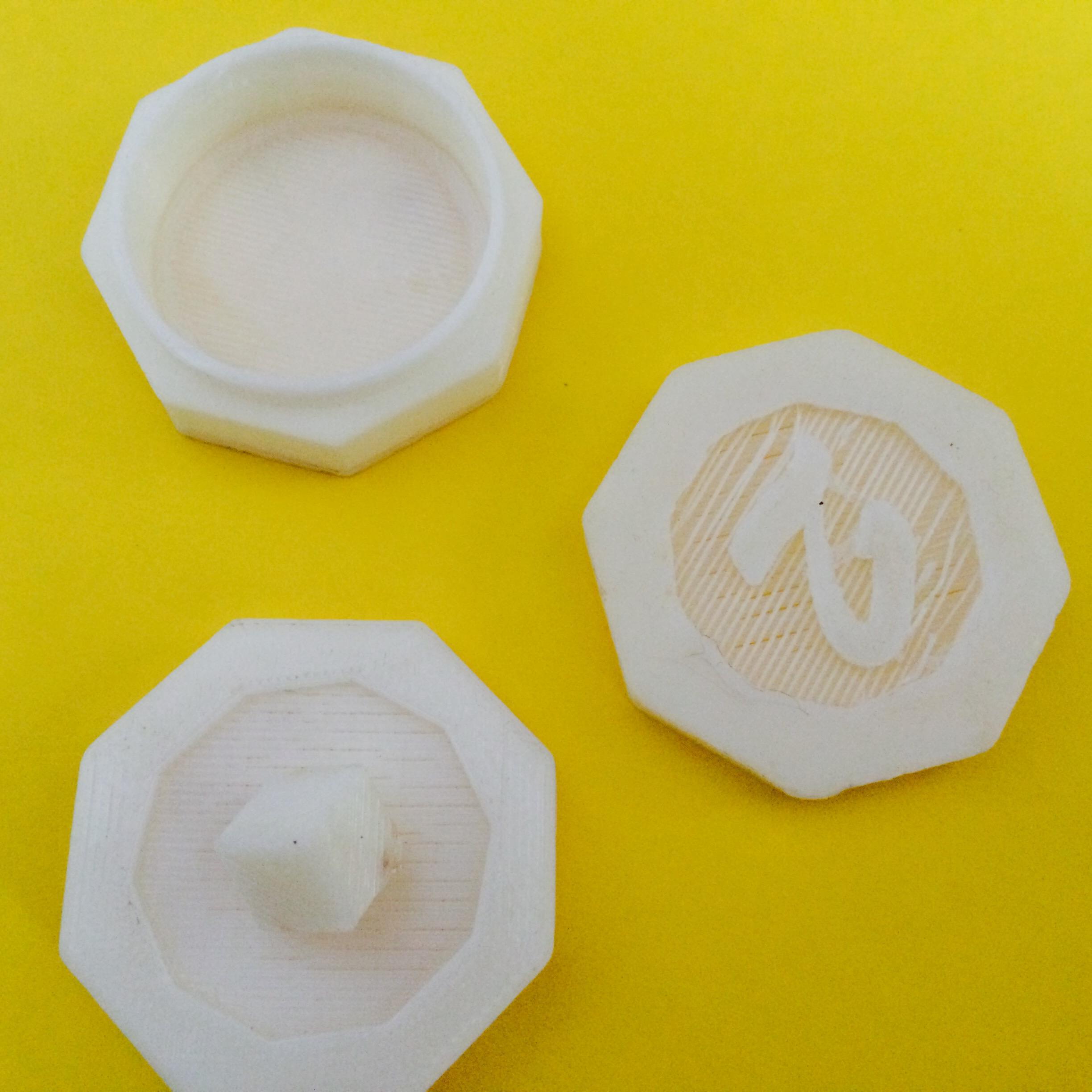 Design or personalize your non stick silicone container now! DM or email us at customcontainer84@yahoo.com