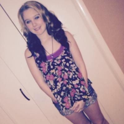 DreamingHemmo14's profile picture. a band that showers together stays together || I noticed you noticed me so I just wanna make a notice that I noticed you too