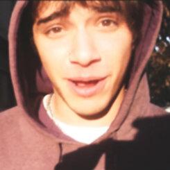 JuliianSerran07's profile picture. «se lo dedico a mi profe de matemáticas que me dijo que no iba a llegar a nada.» ♡♡ddjs♡♡