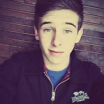 Salut, j'mappelle Corentin, 15 ans,
Add me je rend
Chaine YT:BboyGotchiz
Page FB:Corentin et ses videos. Vine : Cocofaisdelamerde
You mad bro' ?
