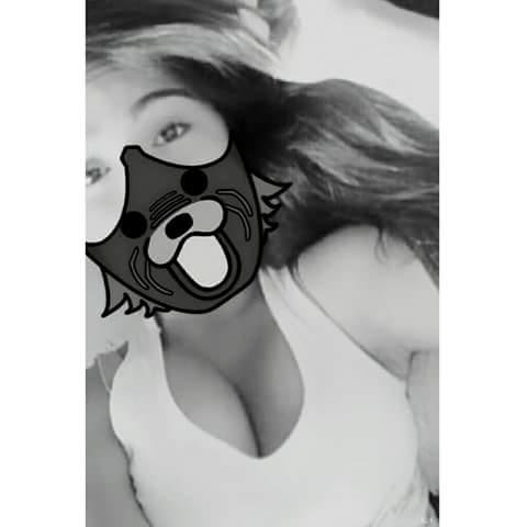 14 anos
;-; 
SP
gamer e.e
fan de SPN 
so 
e.e