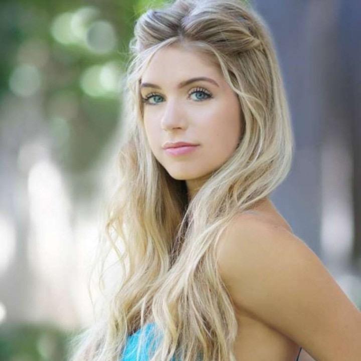 Macy. 18. Beach lover. Believer.