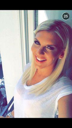 Compte fan d'Amélie Neten (SS4/Les Anges) géré par @_Maaxence ♥ Va follow Amélie → @Amelie_officiel ♥