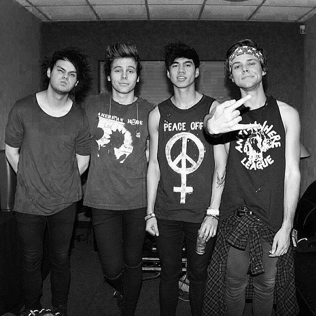 I'm a crazy fangirl!! Ariana, 5SOS & 1D :) It's in the order I love them :) follow @Lilyburn85 @Yayme222 @Arianator5321 @Yayme2222 Love y'all