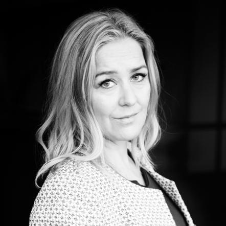 Författare, manusutvecklare, redaktör, skrivlärare, journalist. Skriver spänningsromaner, senaste Svarta segel kom juni 2022, nästa kommer juni 2023