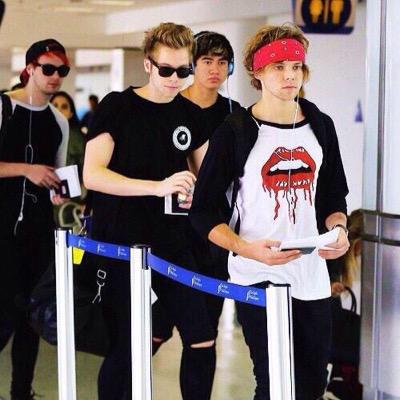 i gave you a free follow so please follow @5SOS_fam_lovex and turn on notifs for updates and 5SOS stuff! i follow back on there! :)