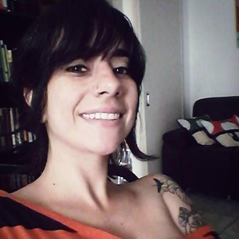 carolconcado's profile picture. Jornalista. Amante das artes e da música. Apaixonada pela vida!